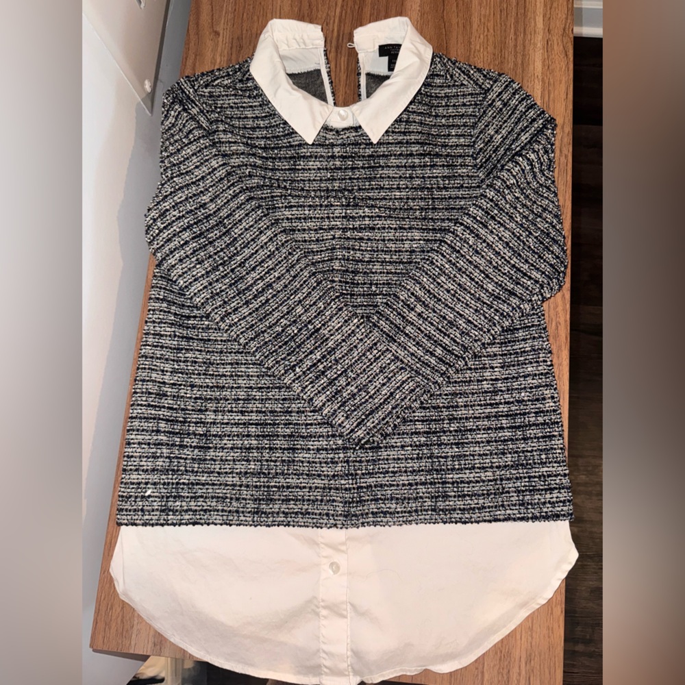 Ann Taylor Navy and White Knit Top
